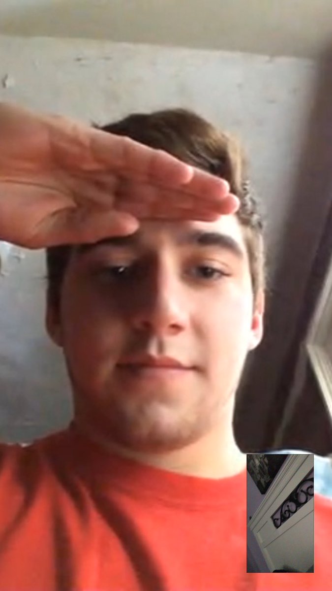 AubrieBunnell's tweet photo. Killing a wasp with @garrett_fry38 https://t.co/67EZr6ztcA