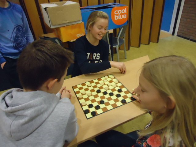 OBS de Pôlle: damwedstrijd voor groep 6/7/8.
