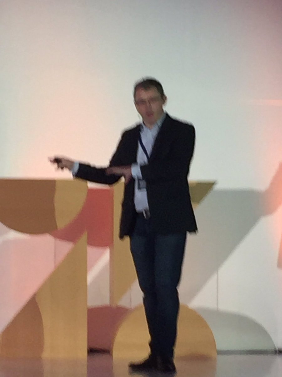 LAdameG's tweet photo. No se puede comprar la lealtad de los clientes con programas de recompensa, Adrian McDermott #Zendesk https://t.co/crgGon4cJ5
