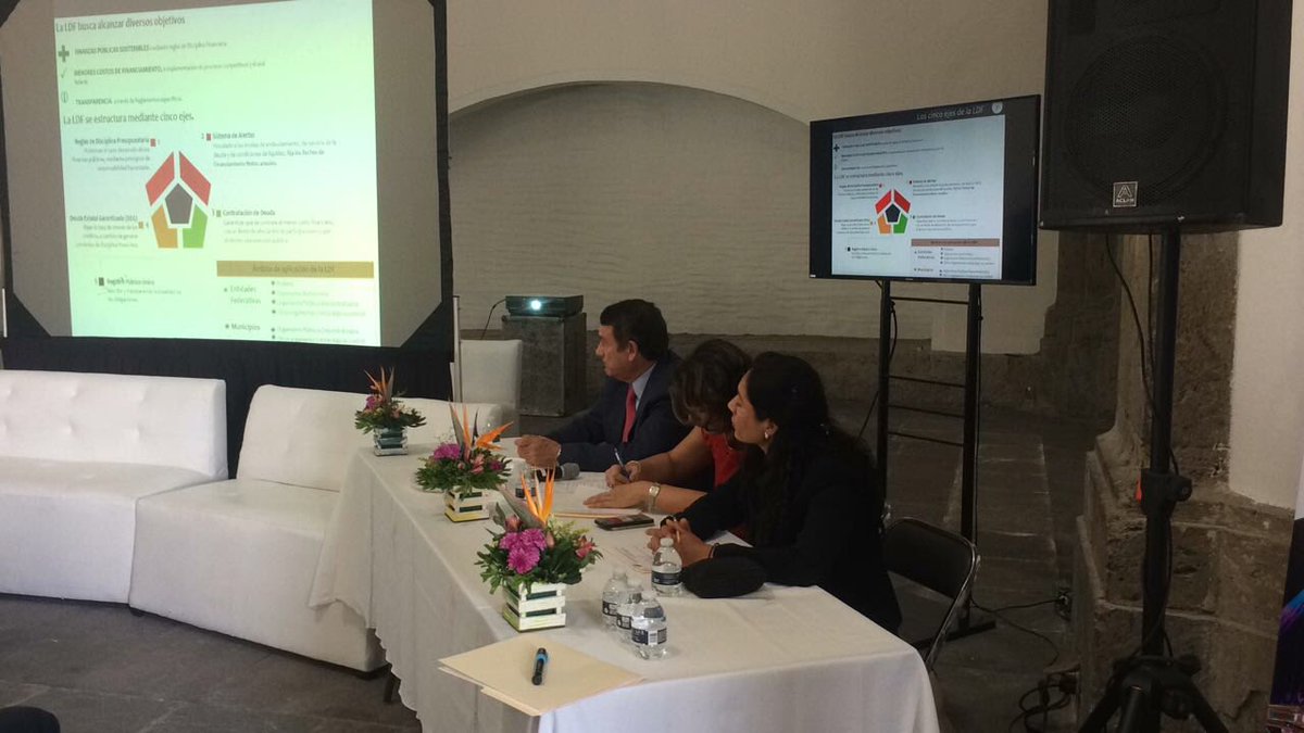 hectorperezpart's tweet photo. Un gusto recibir a funcionarios fiscales de diferentes Entidades Federativas quienes recibirán de expertos economistas #LDFM https://t.co/71YfeNvrRg
