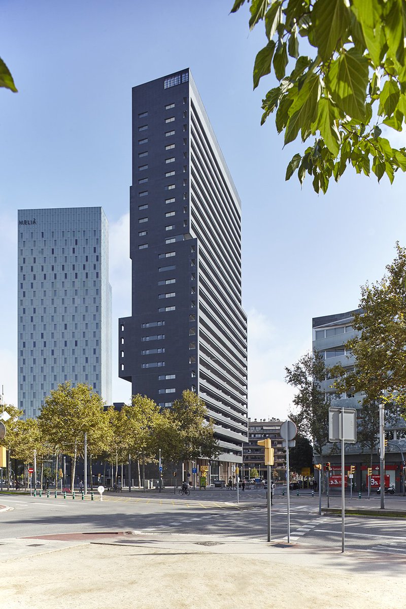 cortizo_es's tweet photo. Ventanas #4200Corredera y #COR60 de #CORTIZO en la Torre Diagonal Corp de Barcelona de @MolinerOffice #JuevesDeArquitectura https://t.co/07eywfqQmh