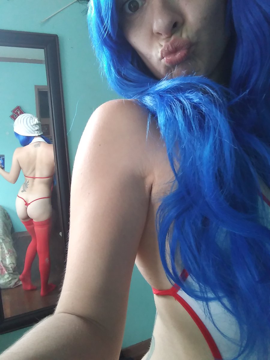 tinksfeet's tweet photo. Happy #thighhighthursday 💙💙 https://t.co/xu4IGH57Sb