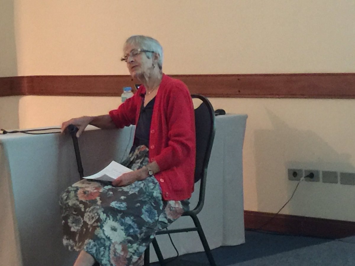 DMontesG's tweet photo. Talk by Elizabeth Griffin - Dictionaries as well as Libraries #IWSSL2017 https://t.co/lLZyMIVdsy