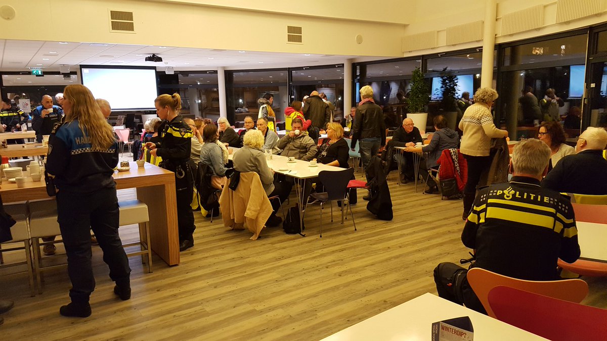 ogenenoren's tweet photo. De workshop gaat zo beginnen. https://t.co/KEG9EdZlZ5