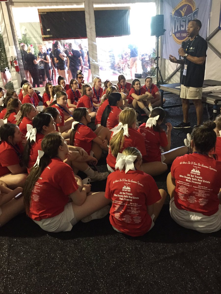 Ryan Cheerleading tweet media