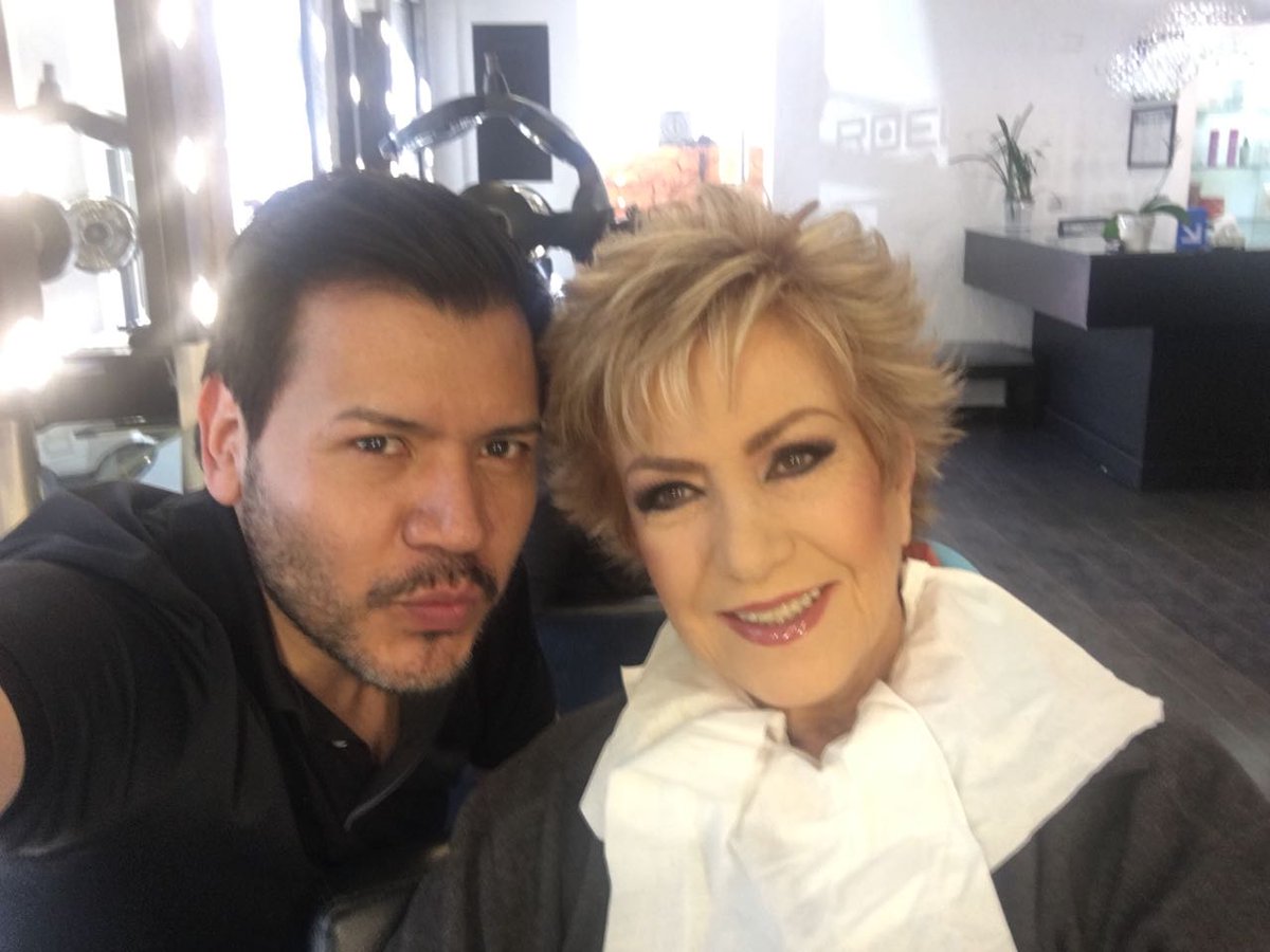 maxwoodside's tweet photo. Gracias a mi querido @SalonRoel ya estoy lista para las fotos de la revista @Quien https://t.co/9svzpURuUW