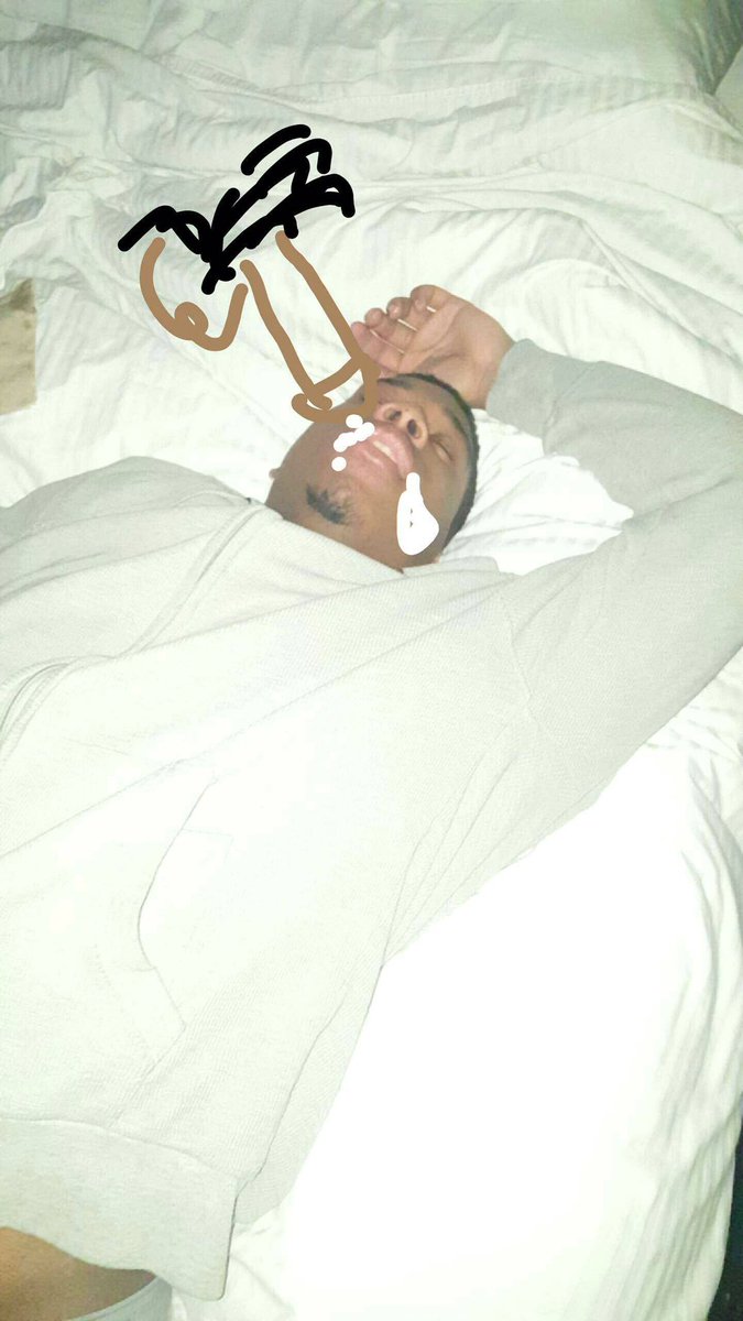 ARob4u's tweet photo. a year ago today... thanks timehop 👍🏾 @Tweets_From_E 😂😂😂😂 #MardiGras2016 https://t.co/8fVSJfTEex