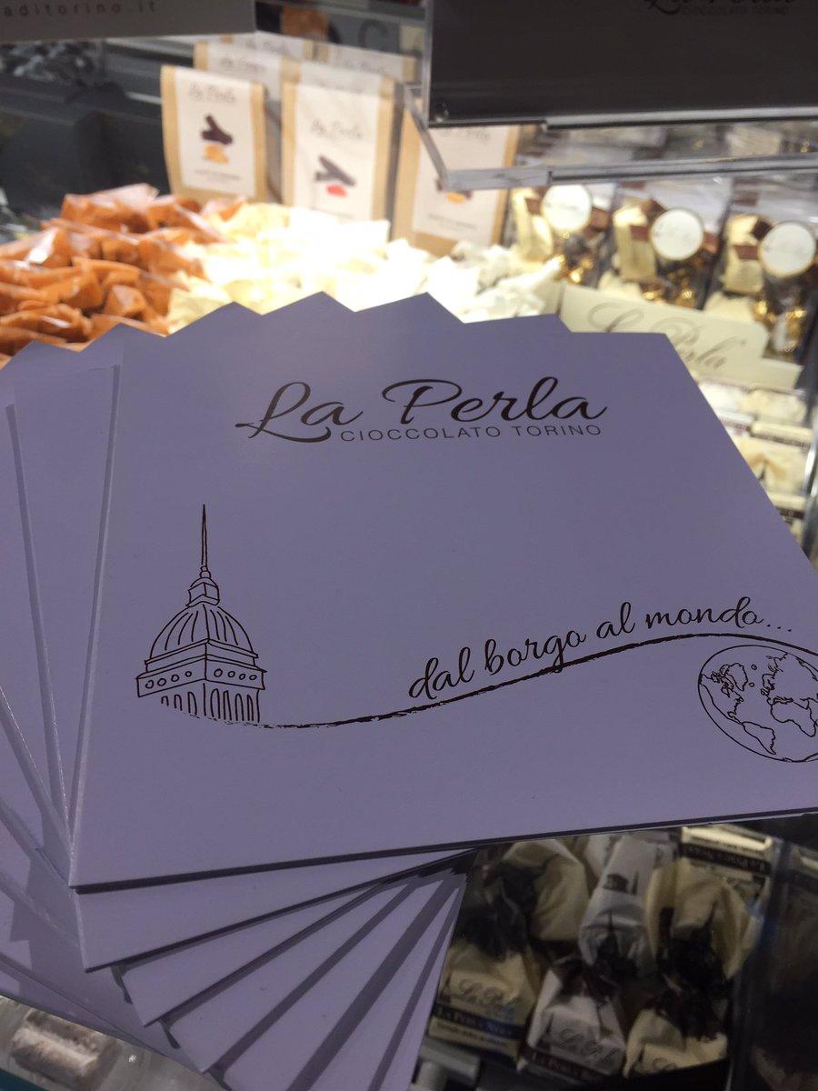 giansy88's tweet photo. " Dal borgo al #mondo " ma quanto è potente lo slogan de #LaPerlaDiTorino 😎 se fate un giro al #SalonDuChocolat passate per forza da qui! https://t.co/4ycxEjMmff