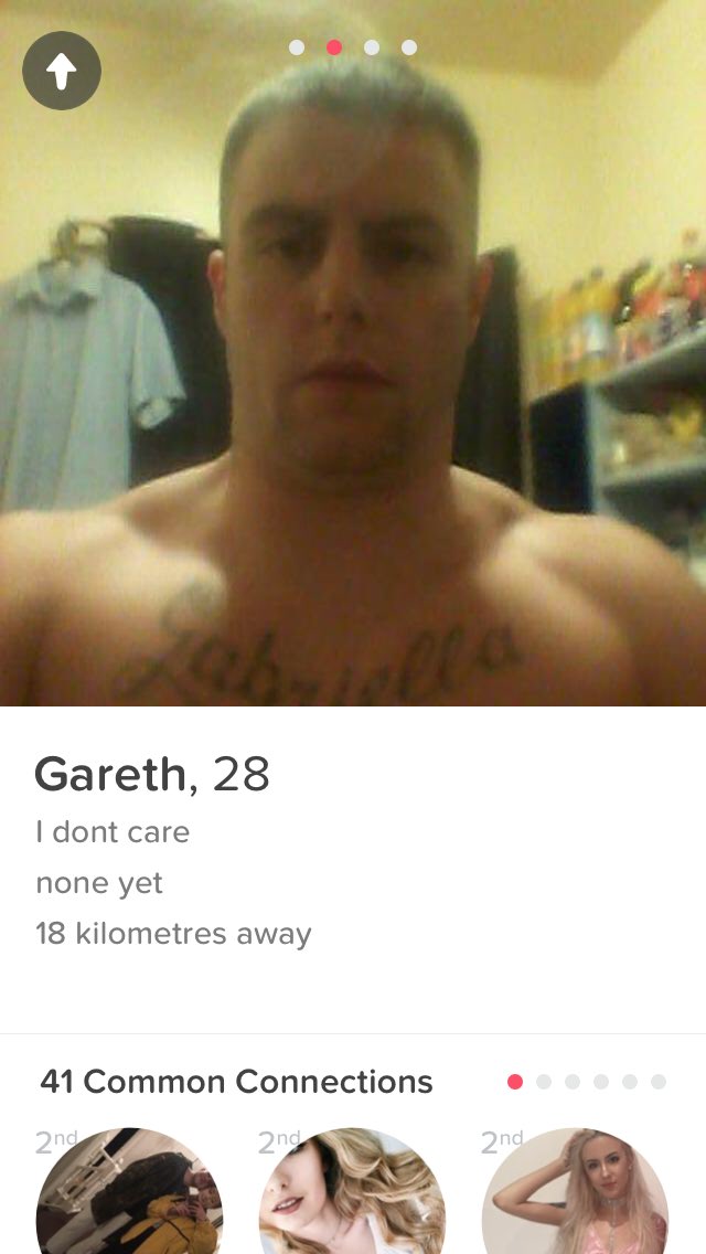 xcultureslutx's tweet photo. He's using tinder from prison I am DEAD https://t.co/YDcJGaYIxz