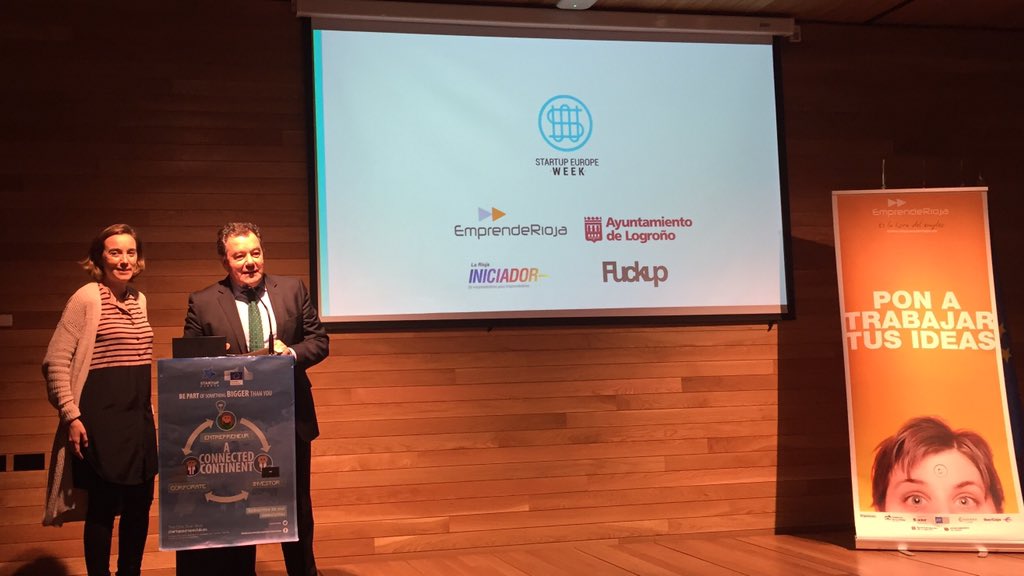 FUN_Rioja's tweet photo. ¡Comenzamos @Iniciador_RIO + #FUNRioja! con la bienvenida de @cucagamarra y @lariojaorg #Sew17 #LaRioja https://t.co/d4XQt6MhYY