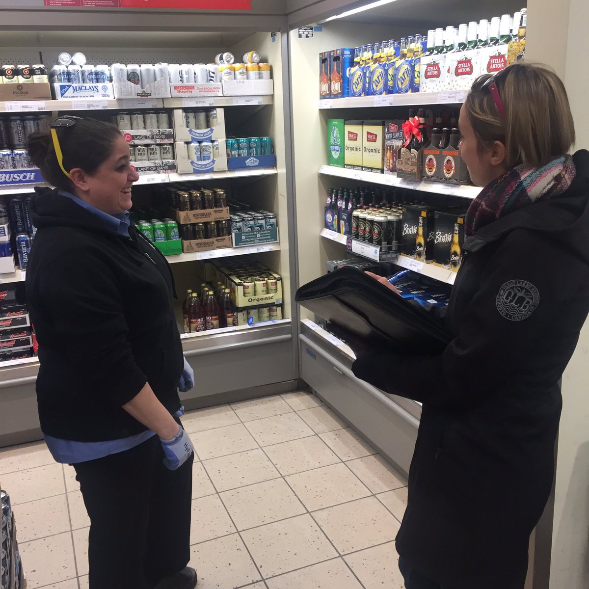 GreatLakesBeer's tweet photo. Jaime taking an order from Nikki at Richmond/Centre #Oshawa. More Canuck, Pompous and Canuck coming Monday!

#BeerRepGLB #BehindTheGLBscenes https://t.co/3ow3w7oX8W