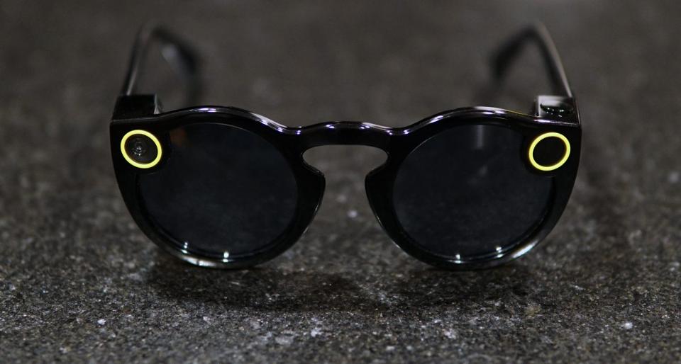 ForbesTech's tweet image. Snap&apos;s Spectacles are a study in how to do one thing well: on.forbes.com/60188TLcp