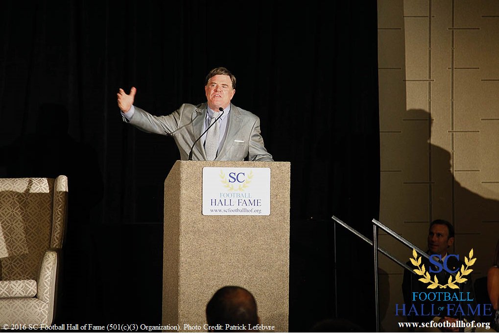 SCFootballHOF's tweet image. #ThrowbackThursday to #SCFHOF16 Ceremony when @CoastalFootball HC @CoachJoeMoglia received our 2016 Humanitarian of the Year Award! #BAM