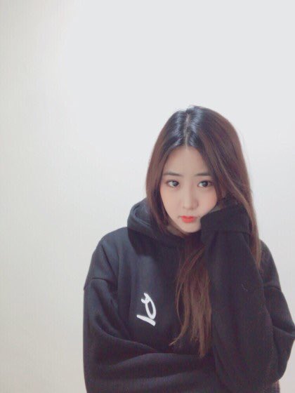hyeyeon_pics's tweet photo. ☁️✨ https://t.co/0Liv4ee7pX