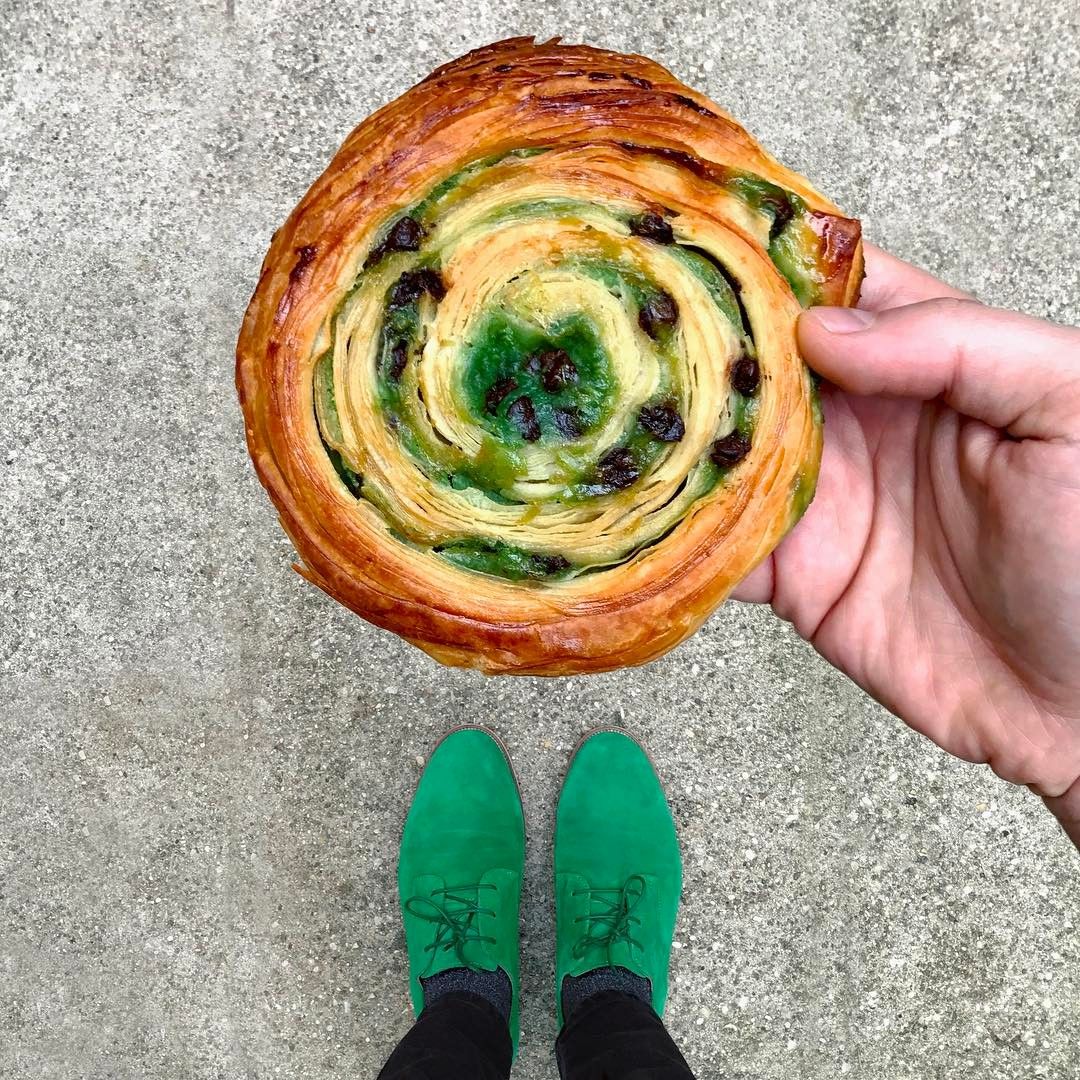 RichardLAURENT_'s tweet photo. #SoInfluence Tal Spiegel, l'association de  couleur entre chaussures et pâtisserie crée une communauté sur Instagram. https://t.co/mcPPO8UtRO