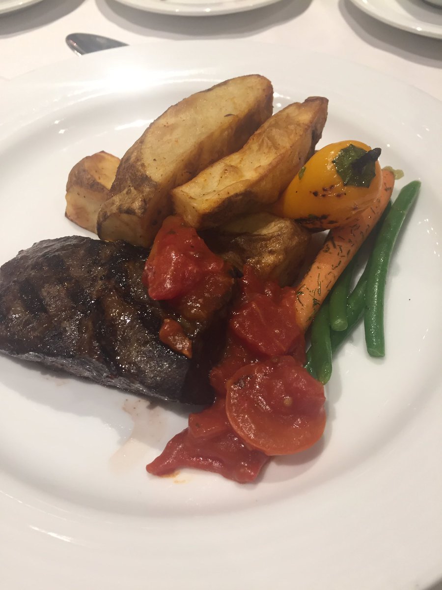 YYCBurgerReview's tweet image. @BOMACalgary serving up an #AlbertaBeef lunch today. #bomacalgary #yyc #food