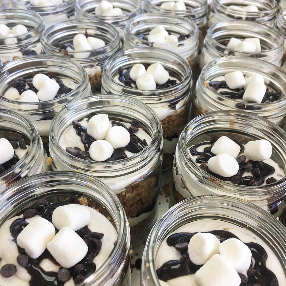 MEATEateryBoca's tweet image. 😱😍Ever indulge in one of our #CakeInAJars? bit.ly/2kMDhrh  #BatterCo #CakeInAJar #IndulgeALittle #MEATEateryBoca #Repost @Batter_Co