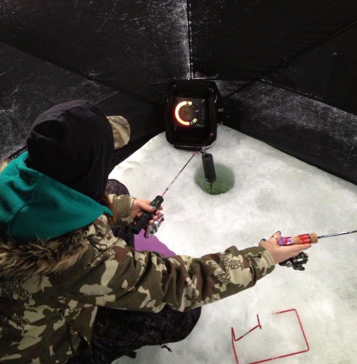 KristaFishes613's tweet photo. Better than any video game out there!!! @HumminbirdFish #Ice45 #CanadianGirlsFish #IceFishing #CatchAndRelease https://t.co/rftZOtQRzs