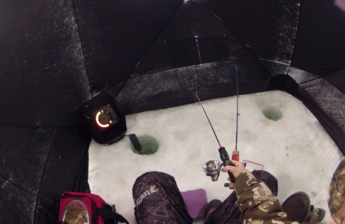 KristaFishes613's tweet photo. Better than any video game out there!!! @HumminbirdFish #Ice45 #CanadianGirlsFish #IceFishing #CatchAndRelease https://t.co/rftZOtQRzs