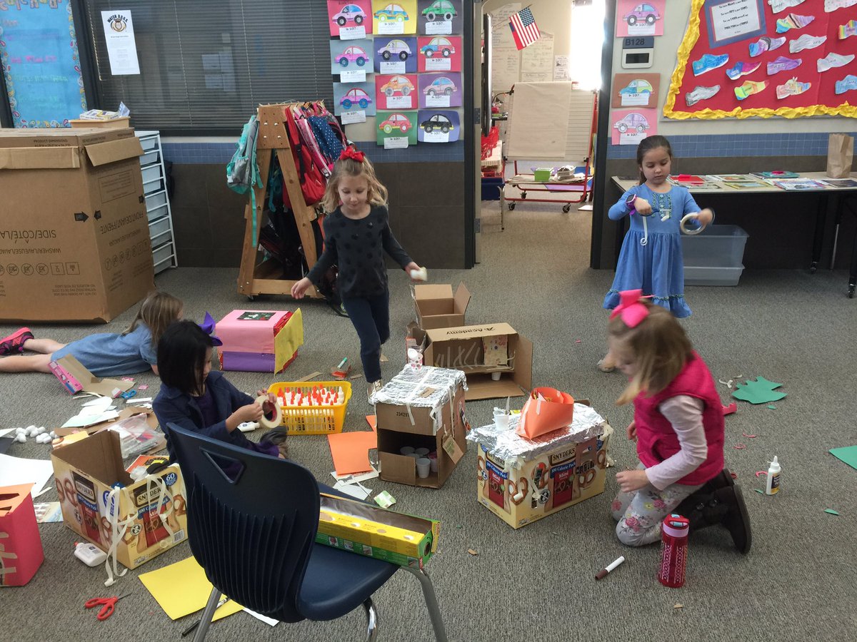 rhondadeleon68's tweet photo. My girls staying in from recess wanting to work on their box stem activity😍@ReddPrincipal @rhondadeleon68 https://t.co/099XsppTBt