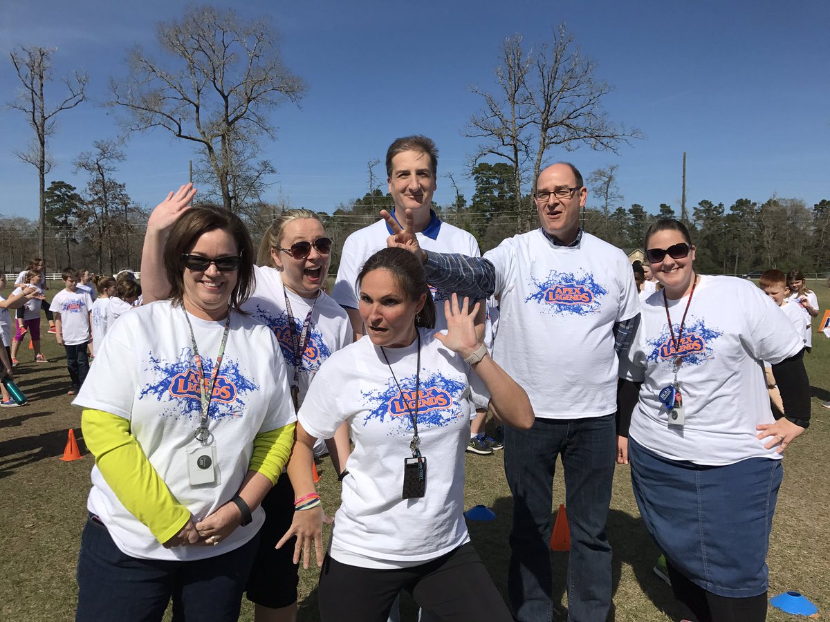 BBESPTO's tweet photo. 5th grade Apex Fun Run! @tollenaereclass @novogr5 @RHawkinsBBES @hubbardbbes @mrsfirminsclass @Evansgrade5 #runwithbbe https://t.co/CiOQtshi0y