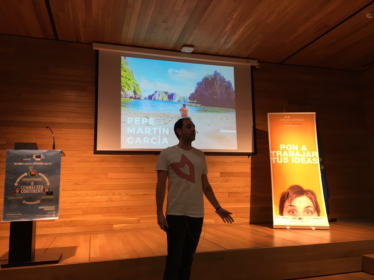 EmprendeRioja's tweet photo. Turno de @pepemuerevacio en @FUN_Rioja que nos va a enseñar lo que se aprende del fracaso, algo fundamental para #emprender #SEW17 https://t.co/GFHTHFe9zJ