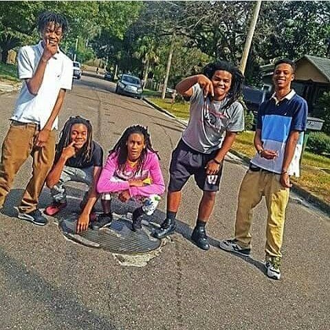 KingMarskii's tweet photo. Only the FAM 💂✊💯 https://t.co/AGCYr4Pq4j