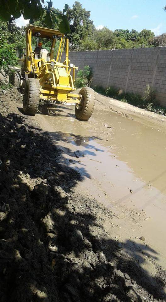 armandocalisps's tweet photo. #OBRAS Continuamos con mantenimiento red vial no pavimentada sector #CALPULES; estamos dando repuesta a la población. #Obras4AñosMás https://t.co/5dTd2gicZJ