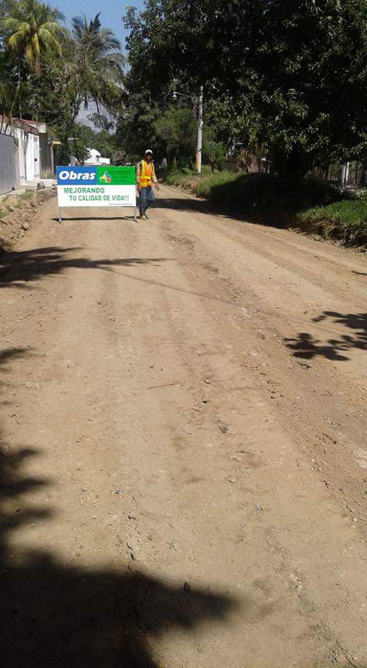 armandocalisps's tweet photo. #OBRAS Continuamos con mantenimiento red vial no pavimentada sector #CALPULES; estamos dando repuesta a la población. #Obras4AñosMás https://t.co/5dTd2gicZJ