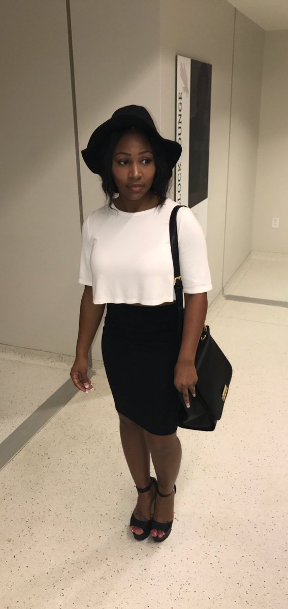 _kissmykae's tweet photo. Classic 🖤 #BuildABae2k17  #UNTASODateAuction https://t.co/emwAUn72RC
