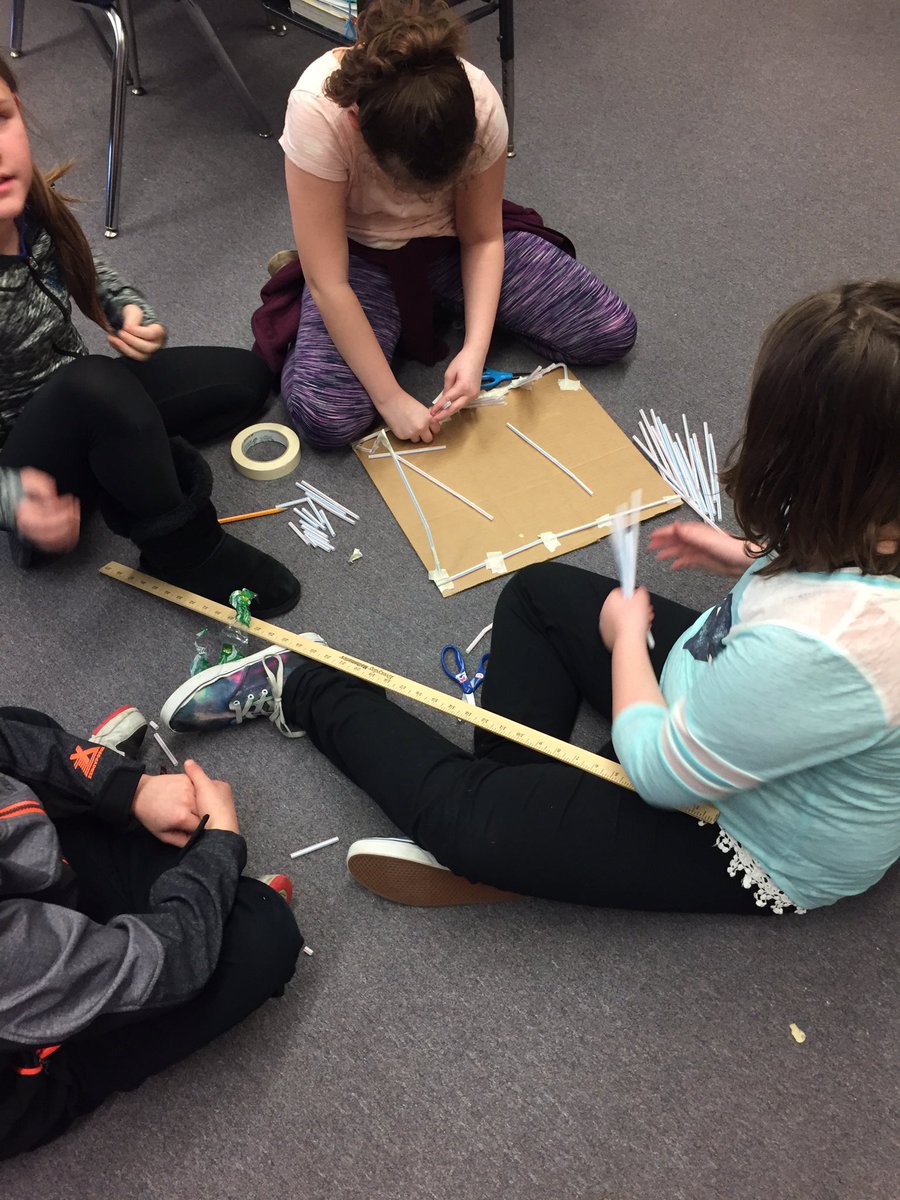MrsPreston4th's tweet photo. Building their earthquake proof buildings. https://t.co/6BEWdBTdWr
