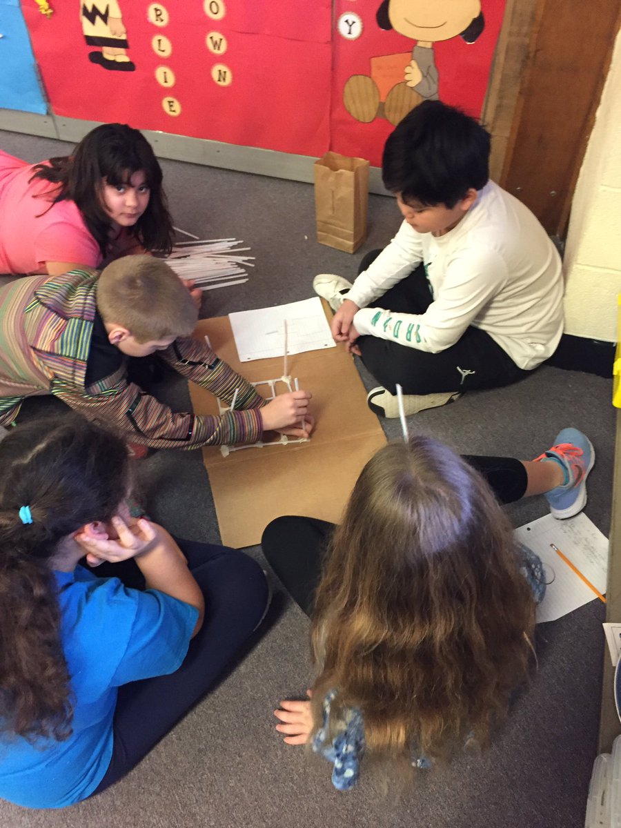 MrsPreston4th's tweet photo. Building their earthquake proof buildings. https://t.co/6BEWdBTdWr