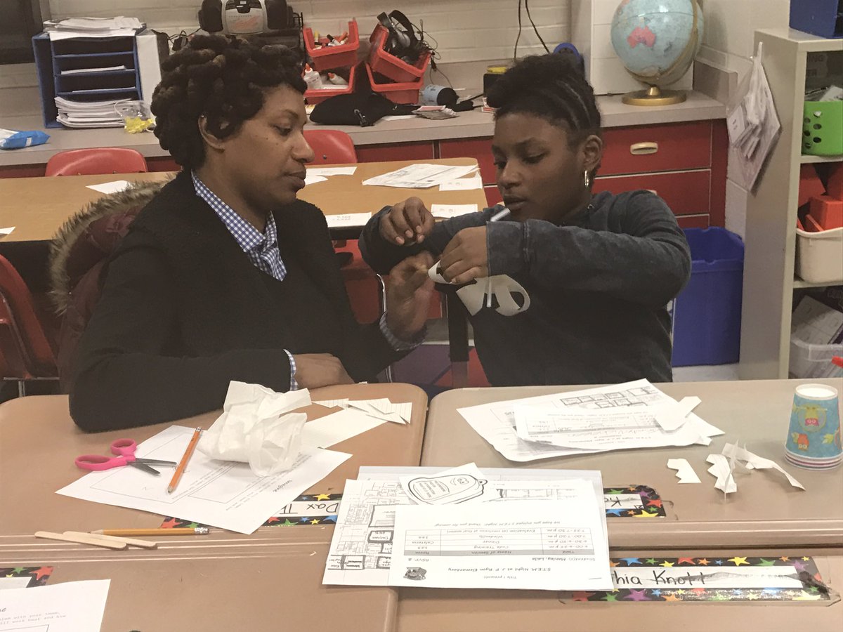 JPRyonES's tweet photo. Harnessing wind energy and knowledge #RyonSTEM night! https://t.co/QqD9gBHoNe