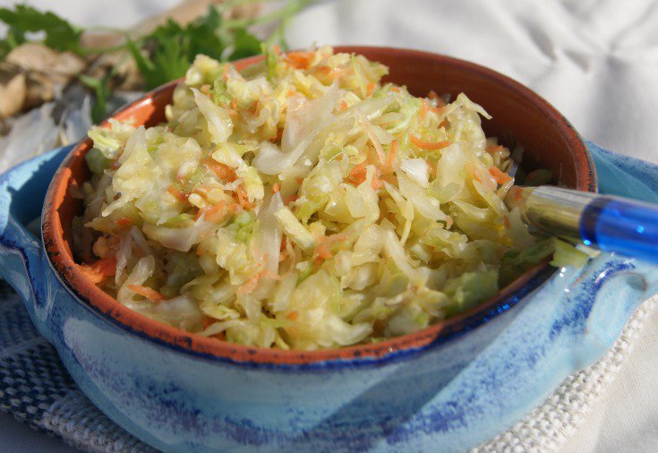 This sauerkraut with ginger and garlic is one of the best superfoods. simplepurebeauty.com/4122/ginger-an…