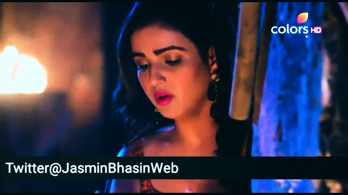 JasminBhasinWeb's tweet photo. #Teni #ExpressionQueen #Doll #LookingAwsome #DilSeDilTak #JasminBhasin brilliant performance 👏👏
@jasminbhasin @ColorsTV @ShashiSumeet https://t.co/r1U2DyCL3Z