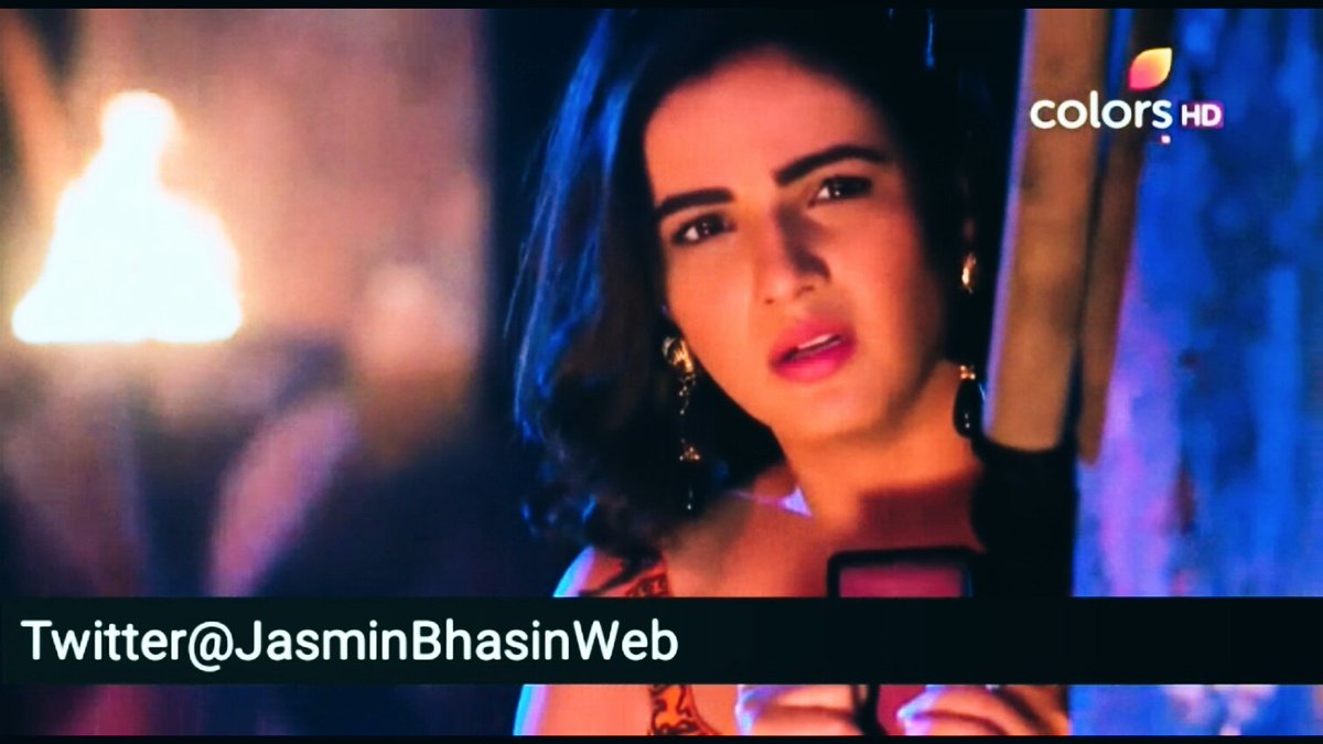 JasminBhasinWeb's tweet photo. Killer Expressions 💖👌 #Teni #Doll #LookingAwsome #DilSeDilTak #JasminBhasin
@jasminbhasin @ColorsTV @ShashiSumeet https://t.co/0Xa0OBZkfC