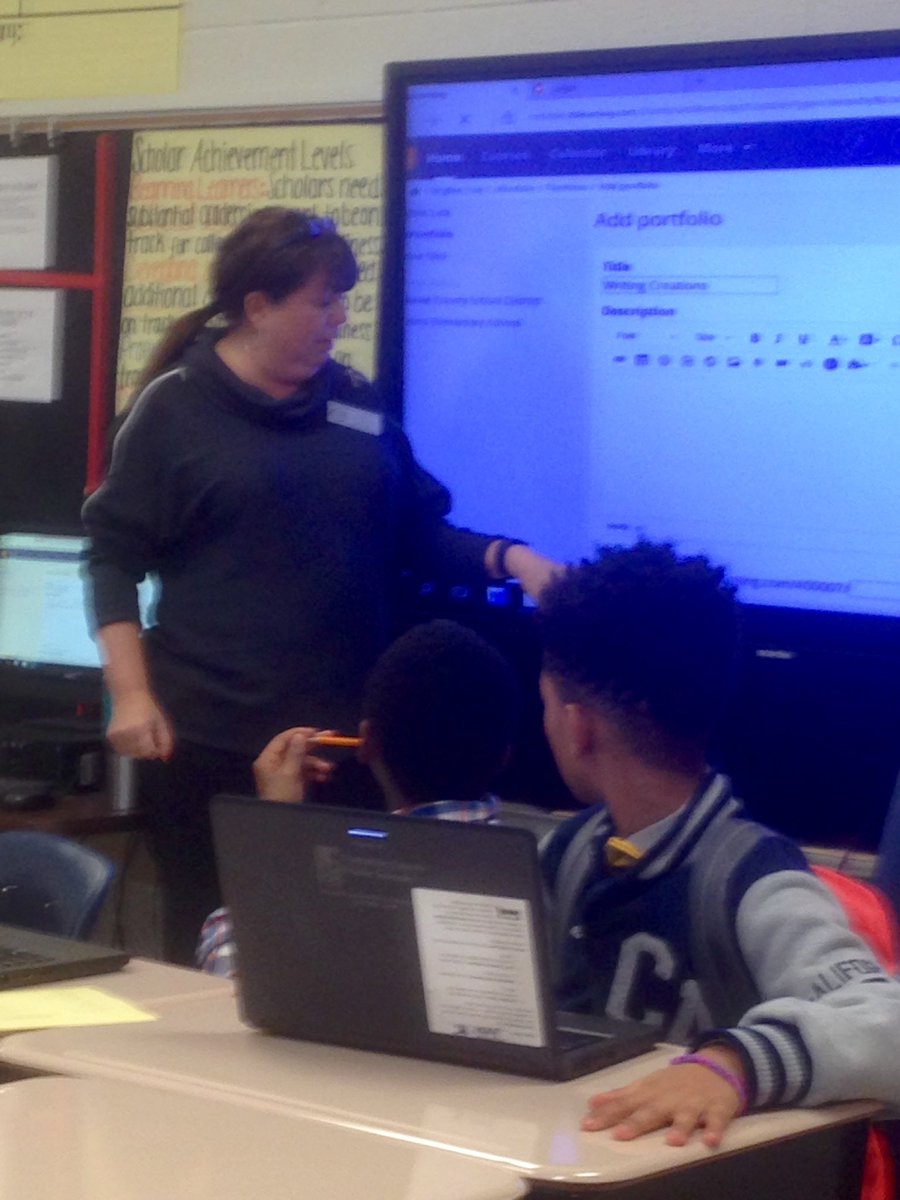 Google__Queen's tweet photo. Cornell scholars enjoyed setting up writing ePortfolios today! Thanks to our amazing DLS coach! @sims_technology @sims_ivyleague #AVIDelem💻 https://t.co/fbRMulFrLU