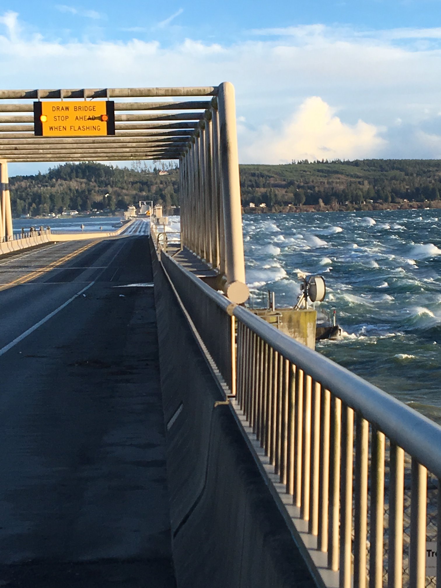 Hood Canal Bridge Cameras - 6o20m62