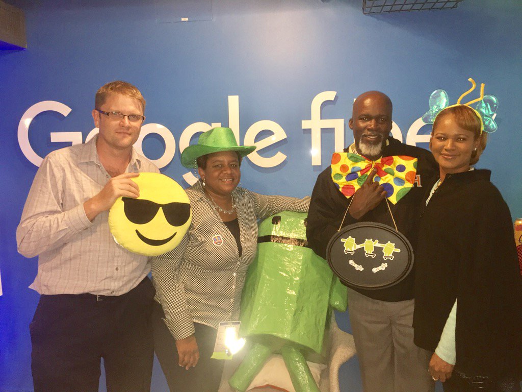 acwillia05's tweet photo. Hanging with the gang FBISD https://t.co/NNU03TjZUU