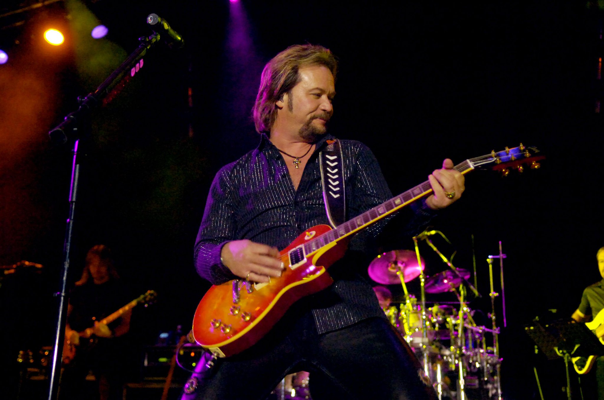 FELIZ CUMPLEAÑOS, TRAVIS TRITT! / HAPPY BIRTHDAY, TRAVIS TRITT! (54)  