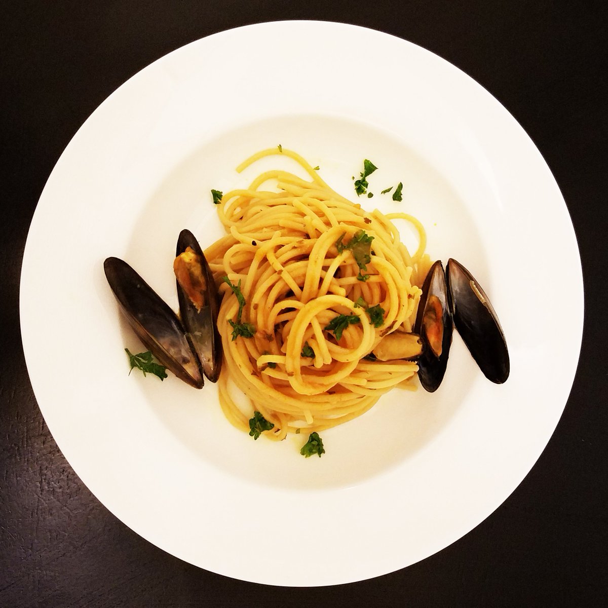 FiberPastaUS's tweet photo. #FiberPasta spaghetti with mussel, garlic and parsley! So tasty! #pasta #italianpasta #healthypasta #lowglycemic #highprotein #highfiber https://t.co/jp3Tktos1f