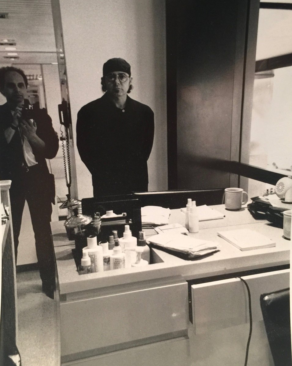 DonaldScottNYC's tweet photo. #TBT #MeetDonaldScott the inventor of the 7 time award winning #CarvingComb Razor in a skype education session! https://t.co/L4PsfWfCuI https://t.co/wwKkUX5Oqp