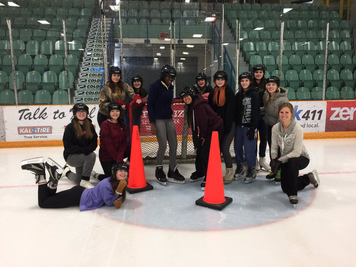 HCIMOHAWKS's tweet photo. Our girls PE class sharing a special moment with a new student from Ghana! #firsttimeskating #welcometoCanada #newexperiences #lotsofsmiles https://t.co/5e0qsHynFk