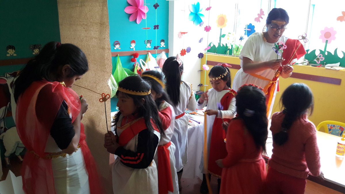 ginopes's tweet photo. Así se vive la #ECV2017 en la iglesia de Culto Joven de #EspinarA https://t.co/3OT1SBzM4r
