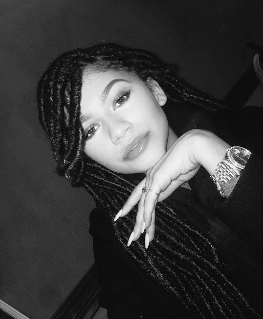 slowfast5512's tweet photo. Zendaya #Oscars #beautifullocks #BlackHistoryMonth https://t.co/KNoaXq7IO3