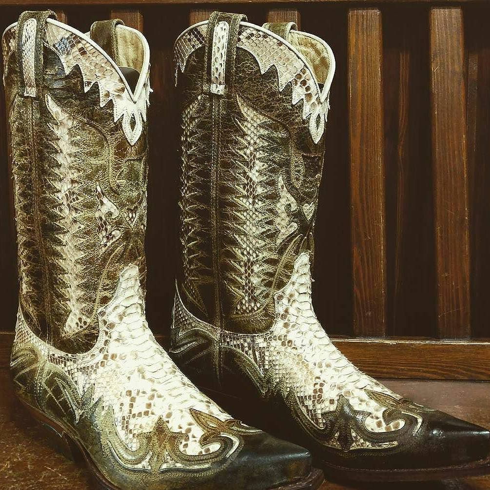 SendraBoots's tweet photo. Perfect cowboy boots by @sendra_boots in @corbetosboots
・・・
#sendra #sendraboots #highqual… https://t.co/mvP5WyOt5f https://t.co/LwyKLpAEiV