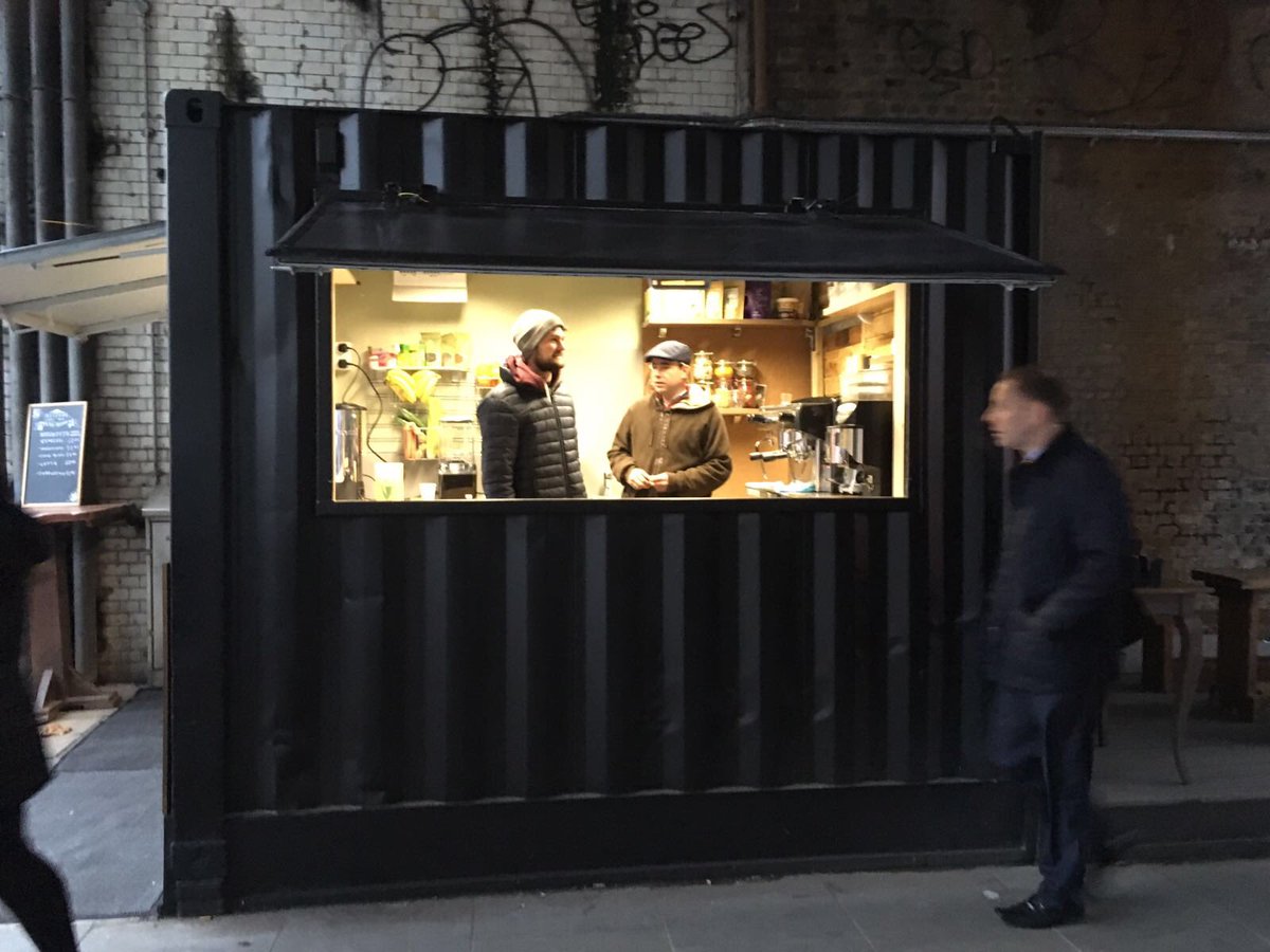 Monsi2011's tweet photo. .@blkboxuk open...drop by for a #juice🍋 #coffee🍮 #proteinshake💪
@ #southwarkstation
#cyclists welcome 🚲
#chalkboards by @MrsDonovano https://t.co/PtBCJcWUN3