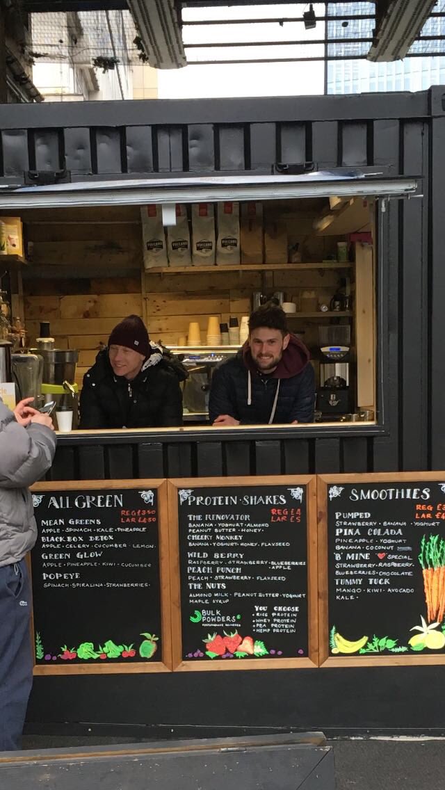Monsi2011's tweet photo. .@blkboxuk open...drop by for a #juice🍋 #coffee🍮 #proteinshake💪
@ #southwarkstation
#cyclists welcome 🚲
#chalkboards by @MrsDonovano https://t.co/PtBCJcWUN3