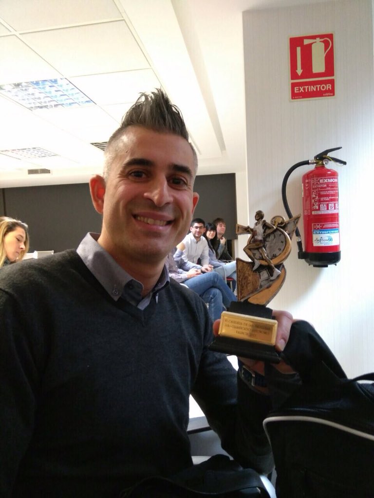 dani3xtreme's tweet photo. Mi Primer #trofeo #runner categoría #autonomo se queda en #elbolonverde #carreradelasempresasvalencianas2017 #susodelafuente #3xtreme https://t.co/T0muHyR9Ck