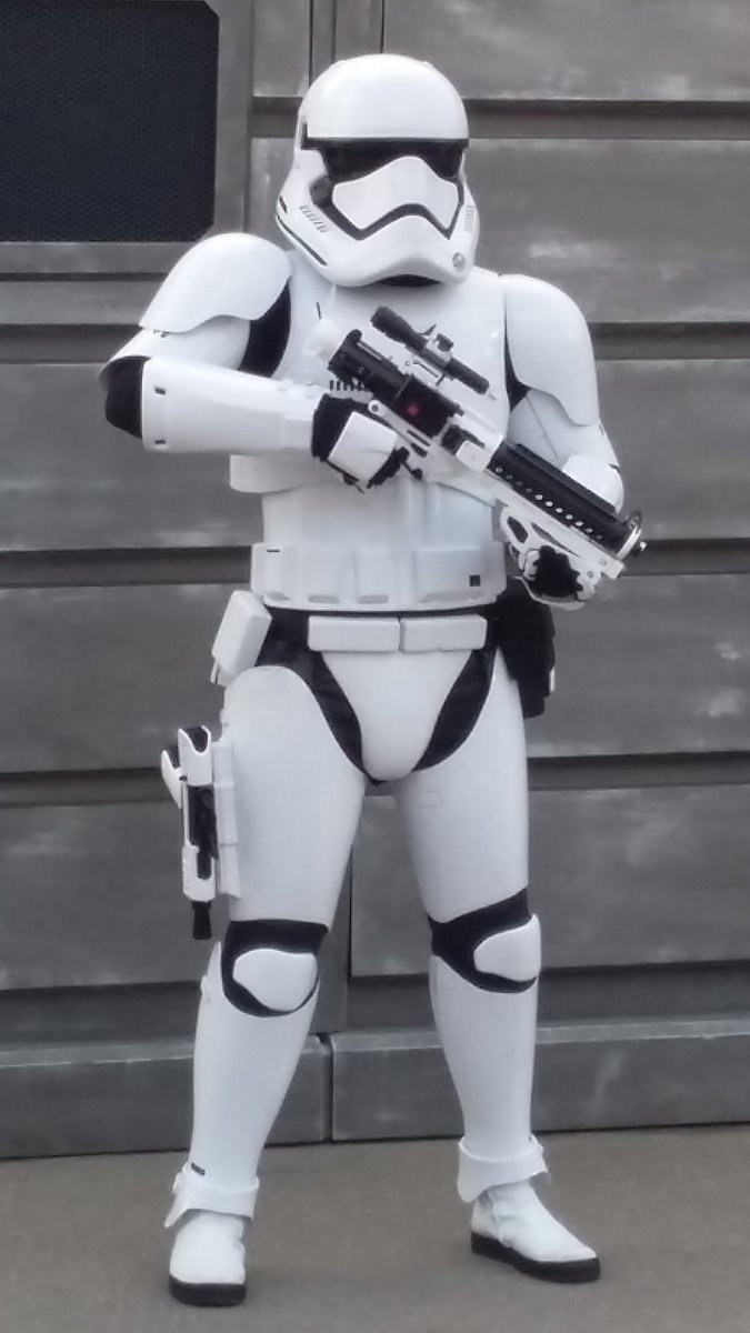 #facetheforce <a href="/disneylandparis/">Disneyland Paris</a> #